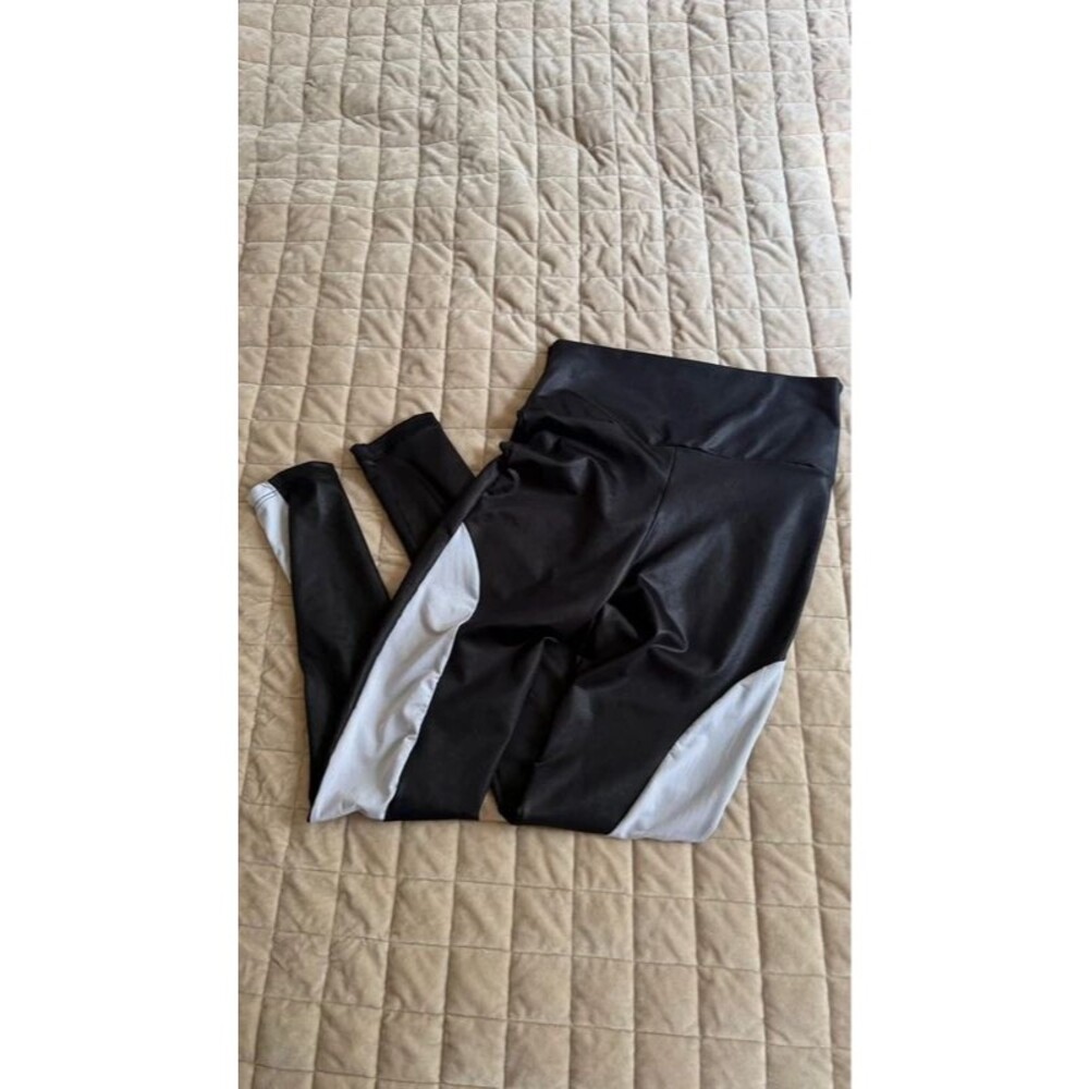 Women’s Medium Black White High Rise Colorblock Athletic Leggings Yoga Pants